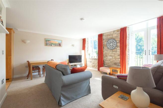 2 bed Apartment for sale Image 4