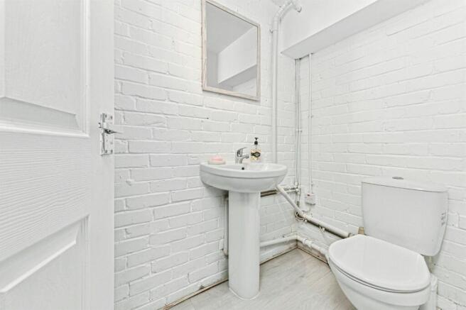 4 bed Semi-Detached for sale Image 12