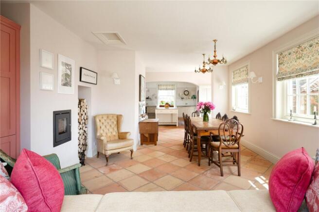 6 bed Detached for sale Image 6