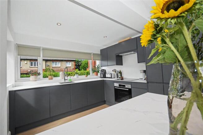 3 bed Semi-Detached for sale Image 11