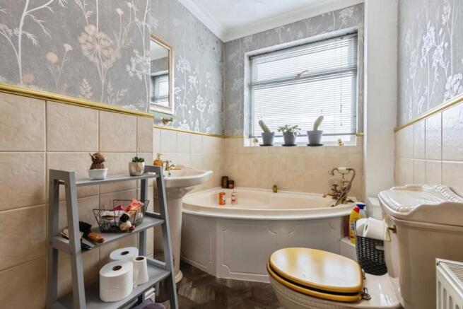 3 bed Terraced for sale Image 9