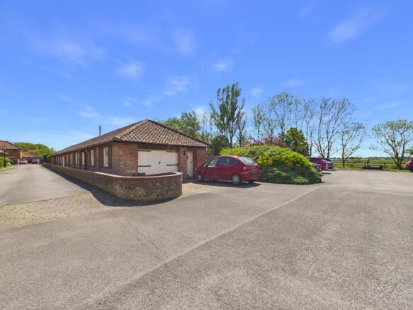 4 bed Detached Bungalow for sale Image 7