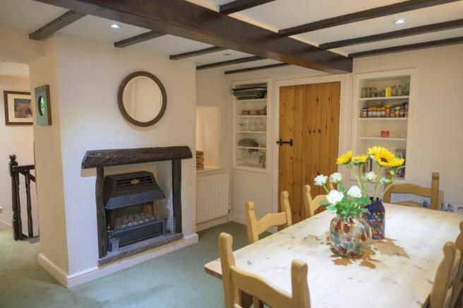 4 bed Semi-Detached for sale Image 8