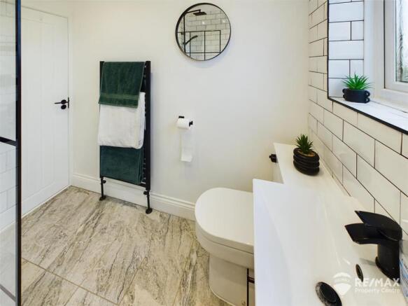 Bathroom (3).jpg