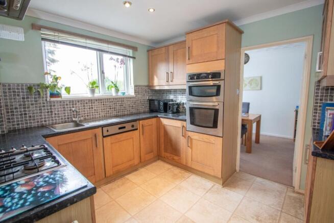 Budshead Road, Plymouth, PL5 photo 4