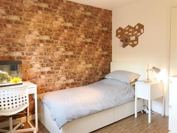 Bed 3.JPG