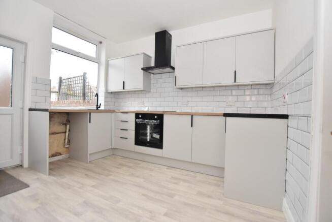 Kitchen (2).jpg