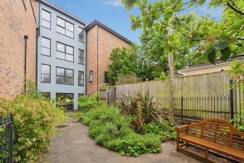 Station Avenue, Channons Hill, Bristol, BS16