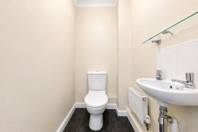 3 bed Terraced to rent Image 4