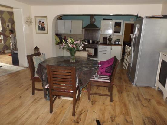 Dining&Kitchen Area