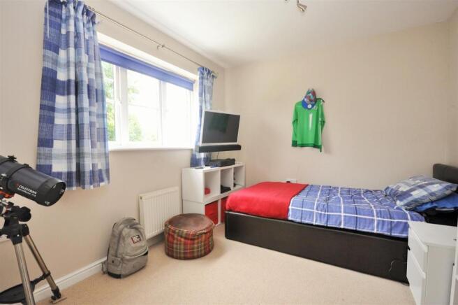 BEDROOM 2