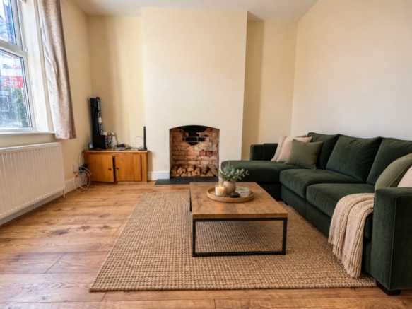 Lrg_Cosy Green Sofa Living Room