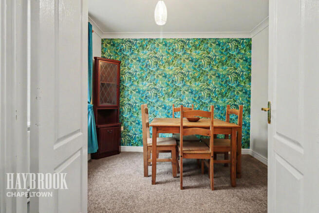 4 bed Detached for sale Image 7