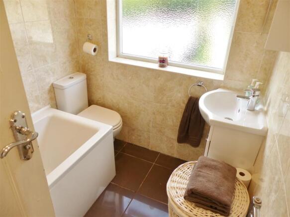 FAMILY BATHROOM