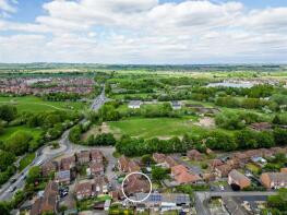 22, Oliffe Close, Aylesbury HP20 2BJ
