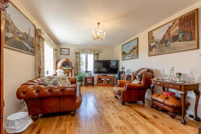 Over Lane, Almondsbury, Bristol photo 4
