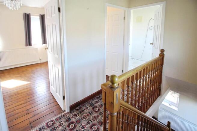 3 bed Semi-Detached for sale Image 7