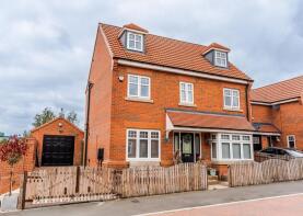 62, Amberwood Chase, Shaw Cross, Dewsbury WF12 7PZ