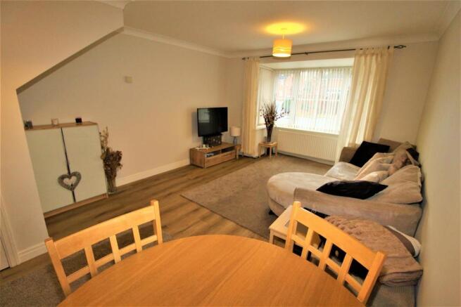 LOUNGE/ DINING ROOM