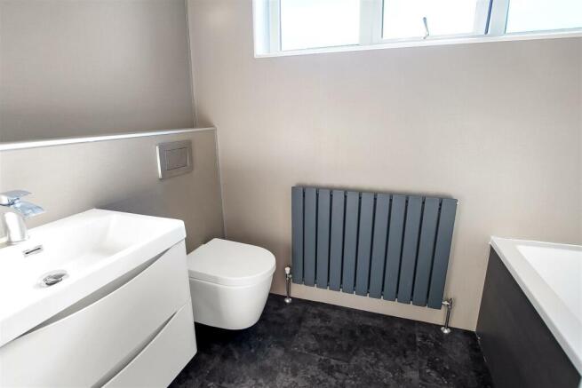 Bathroom (1).JPG