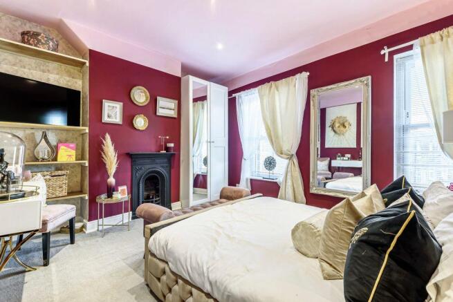 Bedroom 1 (Double)