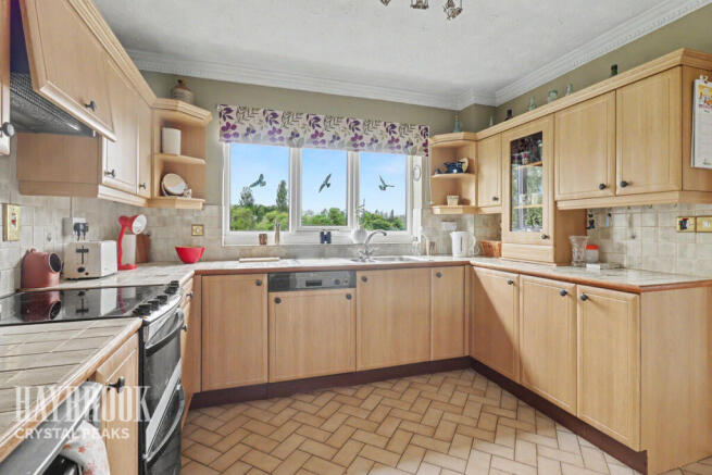 3 bed Detached for sale Image 8