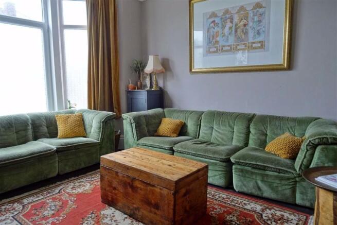 SITTING ROOM: