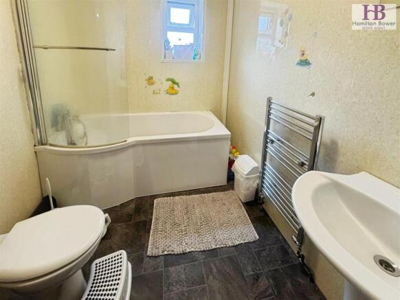 4 bed Terraced to rent Image 8