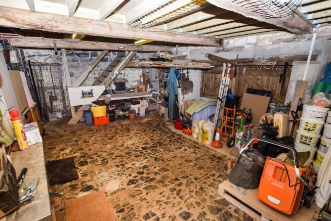 Garage/workshop