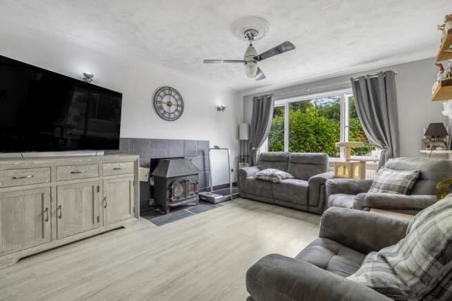 8 Orchard Close (Saracens Head)-13