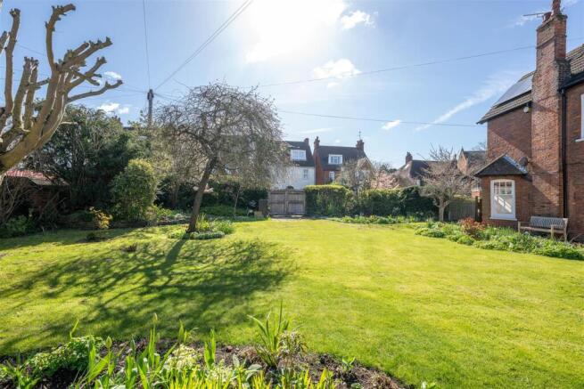 260326 - 11 Pemberley Avenue, Bedford - 13.jpg