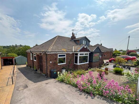 2 bed Semi-Detached Bungalow for sale Image 6