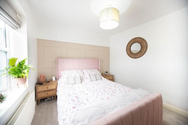 2 bed Flat for sale Image 10