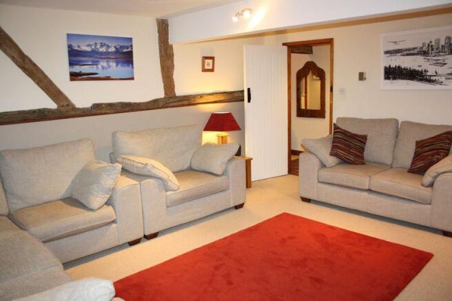 Lounge 3