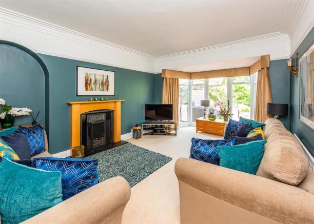 110 Springhill Lane-lounge.jpg
