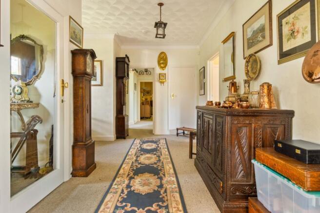 MAIN HALLWAY