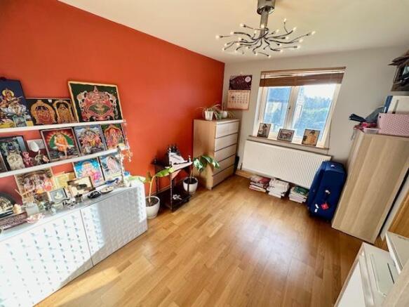 5 bed Detached for sale Image 10