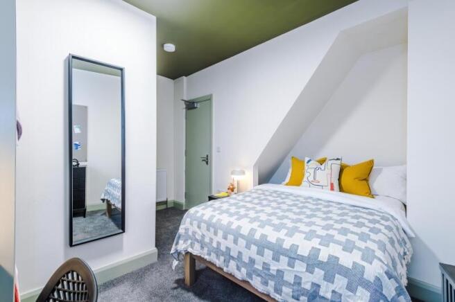 8 bed Terraced to rent Image 6
