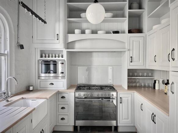 Kitchen 1.jpg