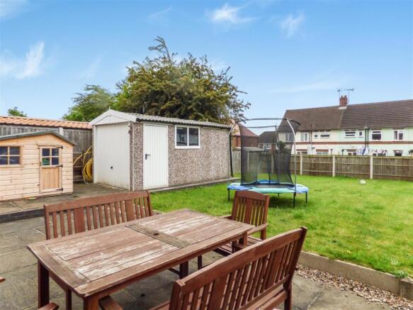 TJ00103-S-REAR GARDEN  ONE 175 HICKINGS LANE-175 H
