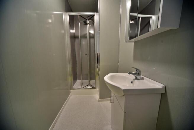 1 bed Apartment to rent Image 6