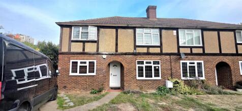 Calder Close, Enfield, EN1