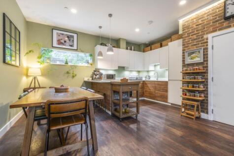 Phoenix Yard, Tunbridge Wells (no chain)