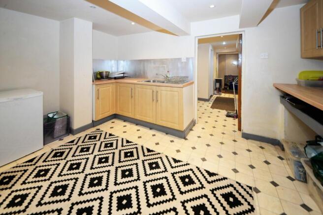 LOWER GROUND KITCHEN