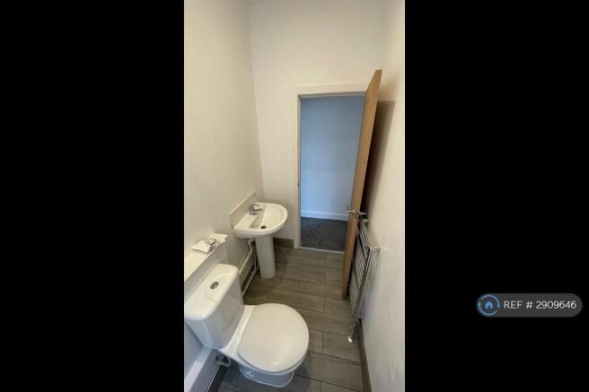 3 bed Terraced to rent Image 7