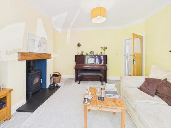 4 bed Semi-Detached for sale Image 4