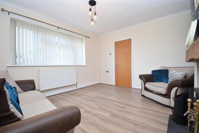 3 bed Semi-Detached to rent Image 5
