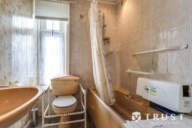 4 bed Terraced for sale Image 10