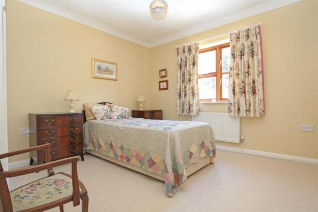 Bedroom 1.jpg