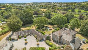 Lower Treluswell Farm, Lower Treluswell, Penryn TR10 9AT